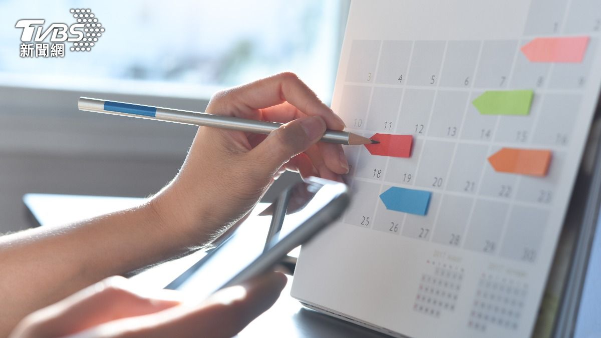 「週休三日」讓許多民眾有更多休息時間，因此受到好評。（示意圖／shutterstock達志影像）