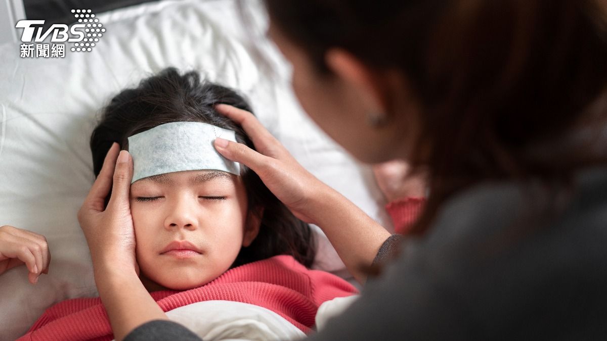 嬰幼兒不適幾乎是每個家庭都要面對的「成長必修課」。（示意圖／shutterstock 達志影像）