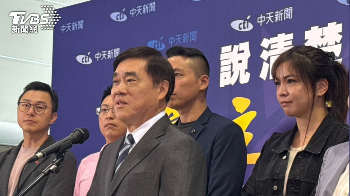 郝龍斌稱沒有劍指任何人發動網軍。（圖／陳怡潔攝）