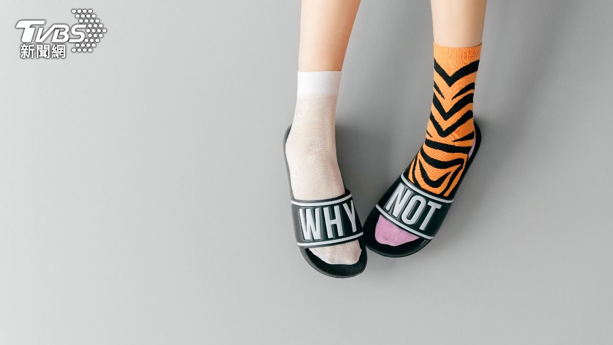 襪子配拖鞋成為潮流象徵，不過仍有許多人看不懂。（示意圖／shutterstock 達志影像）