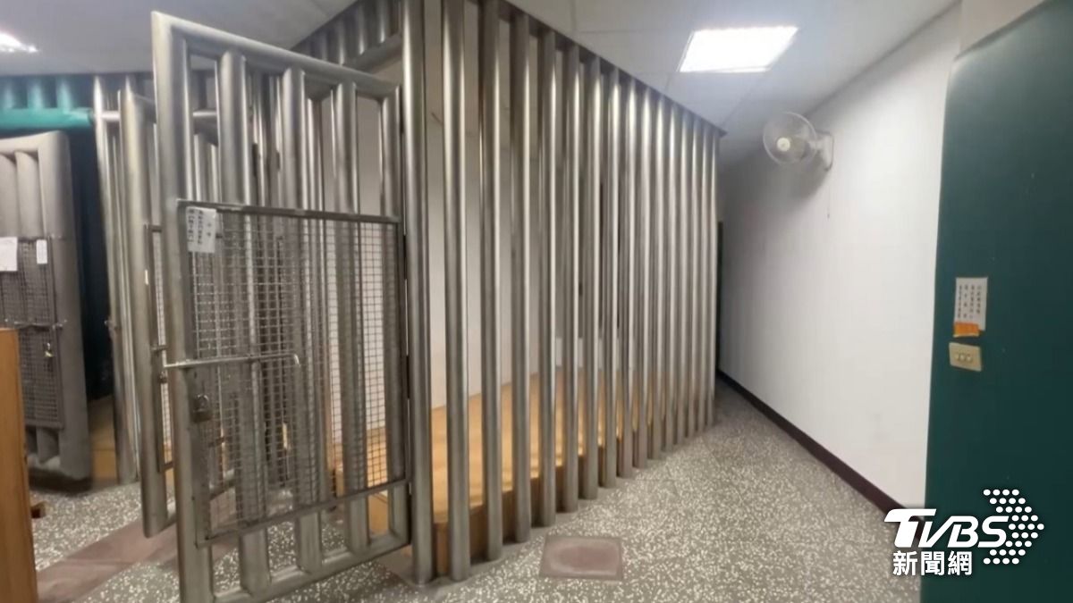 拘留室畫面。（圖／TVBS）