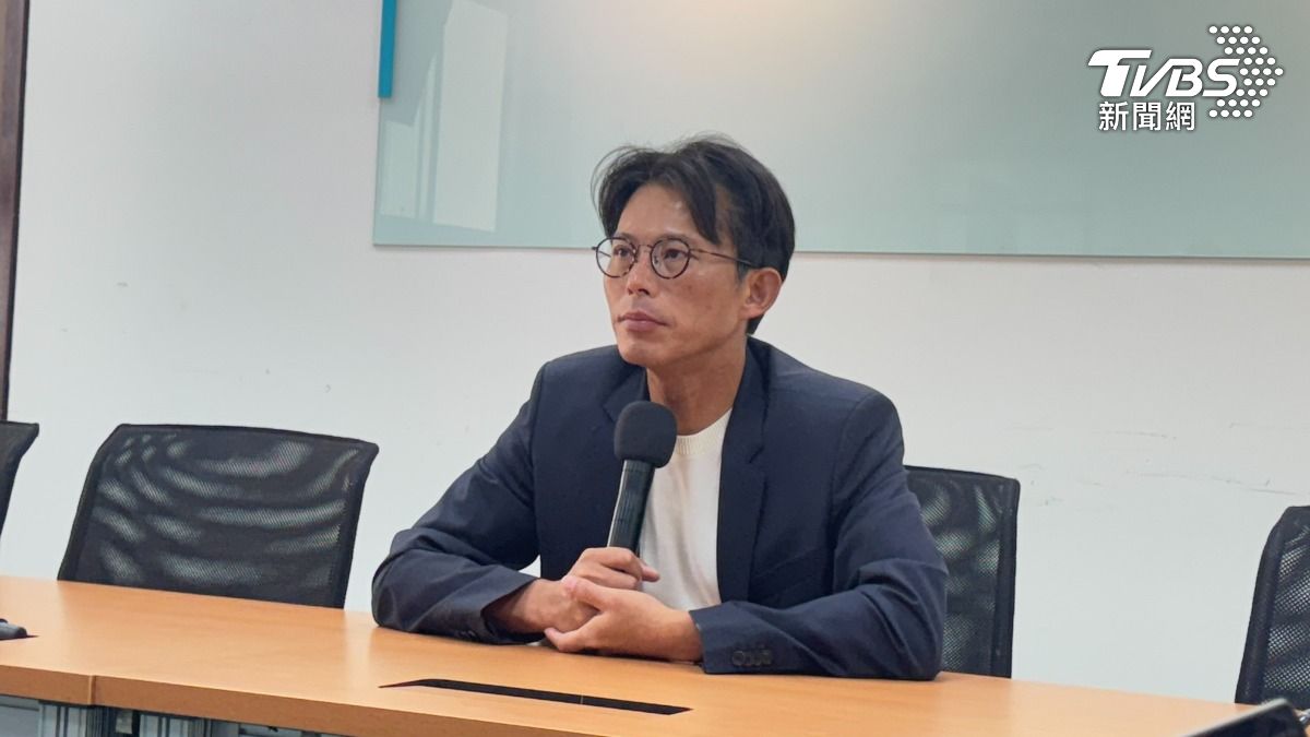 民眾黨主席黃國昌今天上午在民眾黨團受訪。（圖／劉庭宇攝）