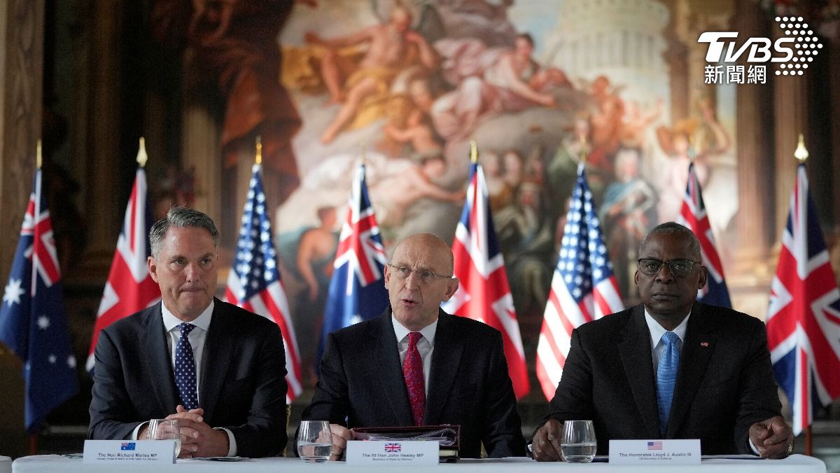 根據澳英美三方安全夥伴關係協議，澳洲將在15年內向美國購買至少3艘維吉尼亞級潛艦，潛艦計畫在未來30年內可能耗資高達2350億美元（約新台幣7.2兆元）。（圖／達志影像美聯社）