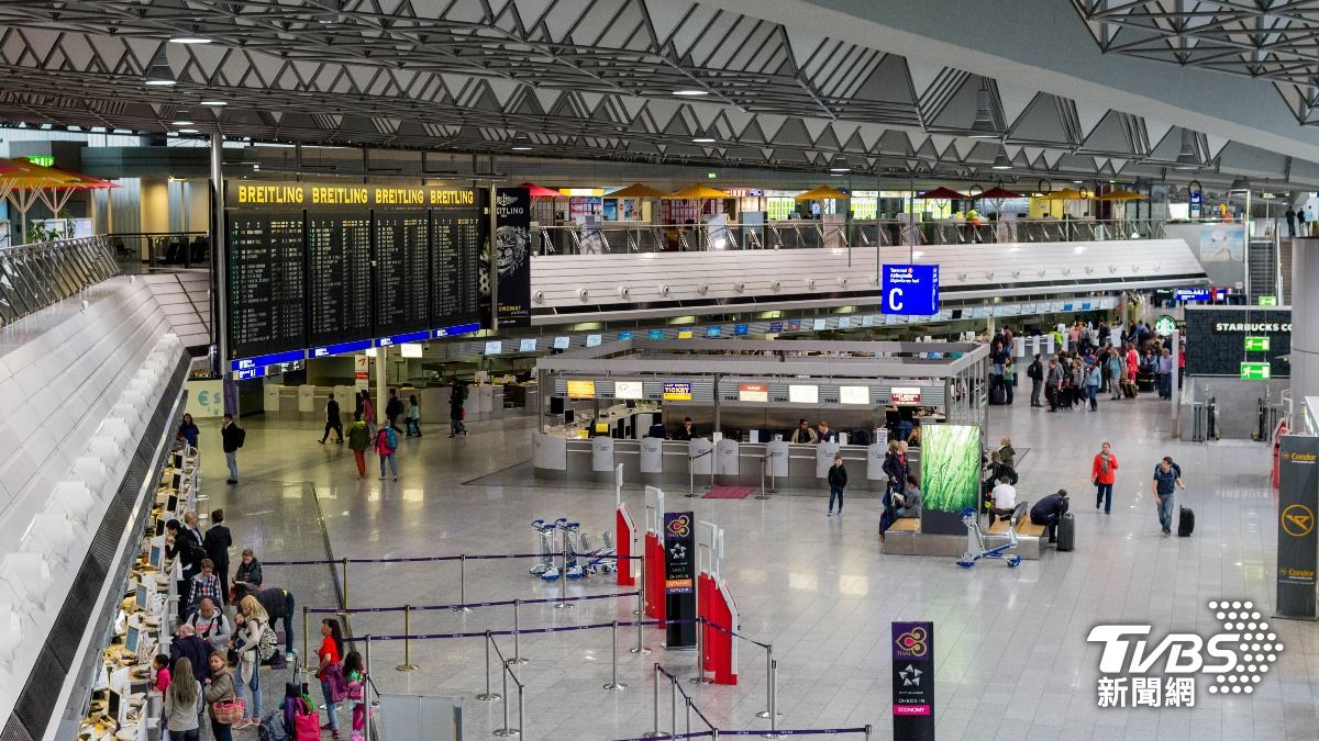 國人在德國法蘭克福機場時遭誤認成中國通緝犯，待在拘留室連續盤問4小時。（示意圖／shutterstock達志影像）