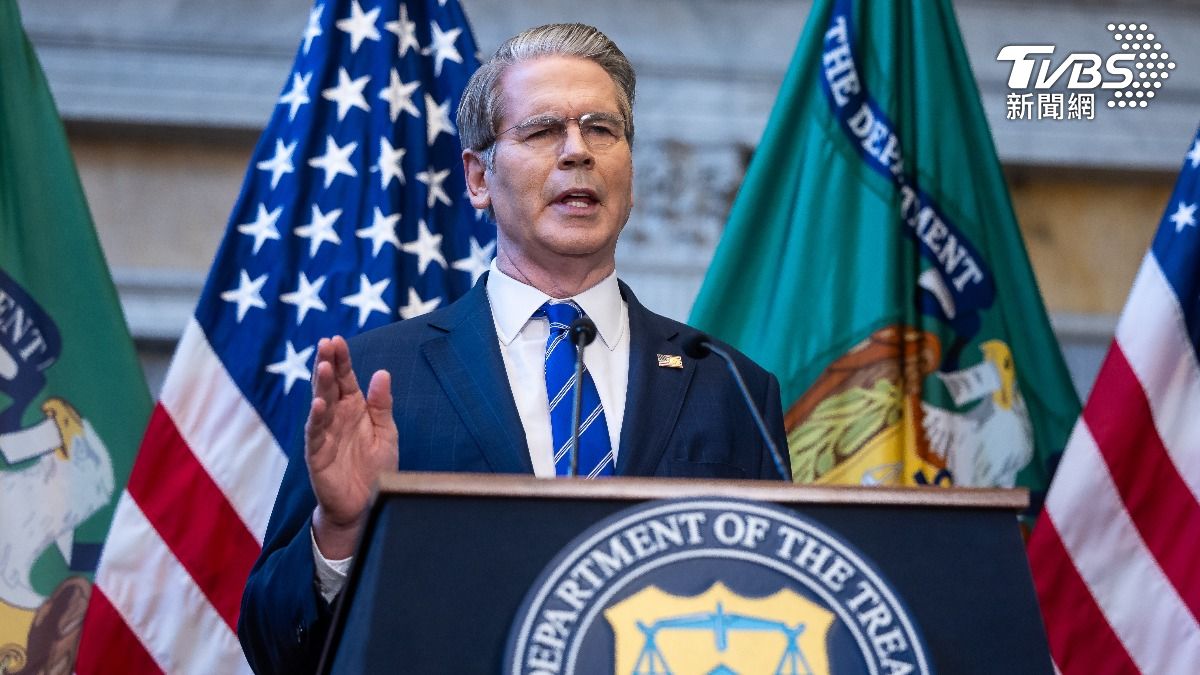 美國財政部長貝森特今天批評北京當局管制稀土出口是「與世界對抗」，表示華盛頓當局與其盟友「既不會被指揮，也不會被控制」。（圖／達志影像美聯社）