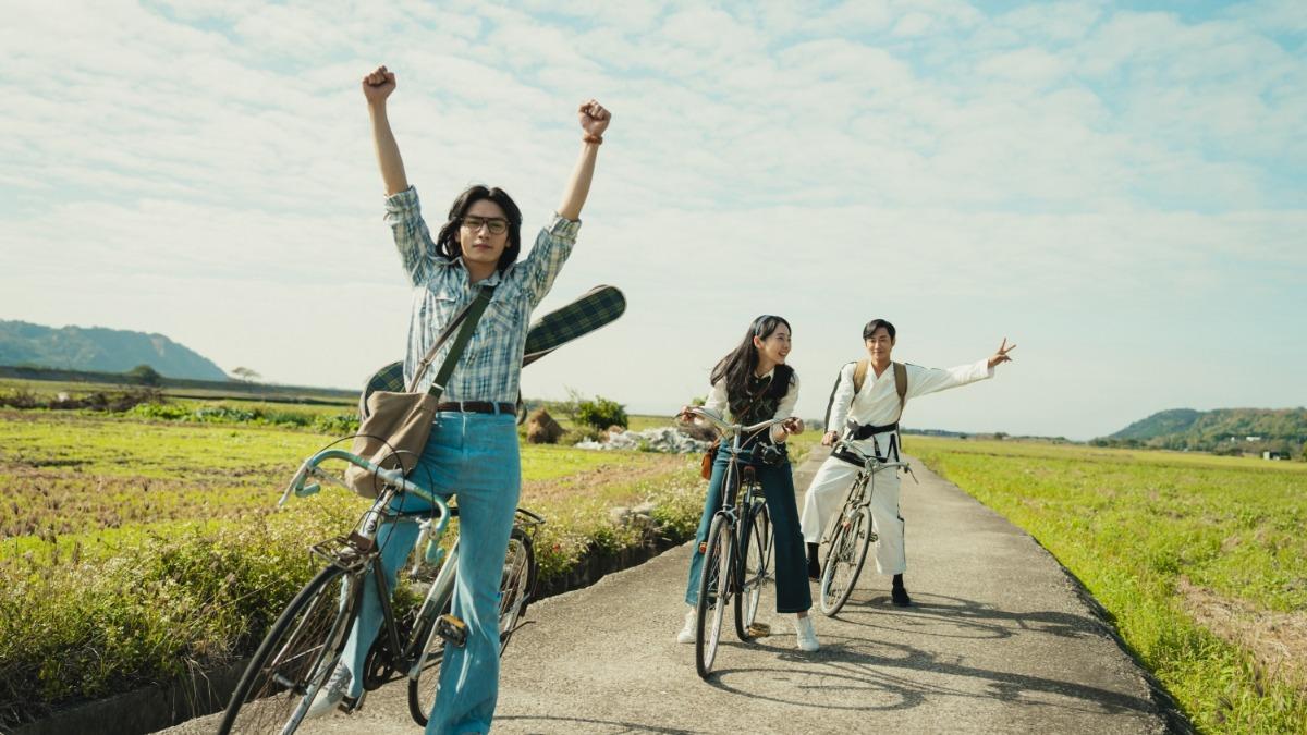 李沐、振永與宋柏緯在《那張照片裡的我們》大談三角戀。（圖／瀚草文創GrX STUDIO提供）