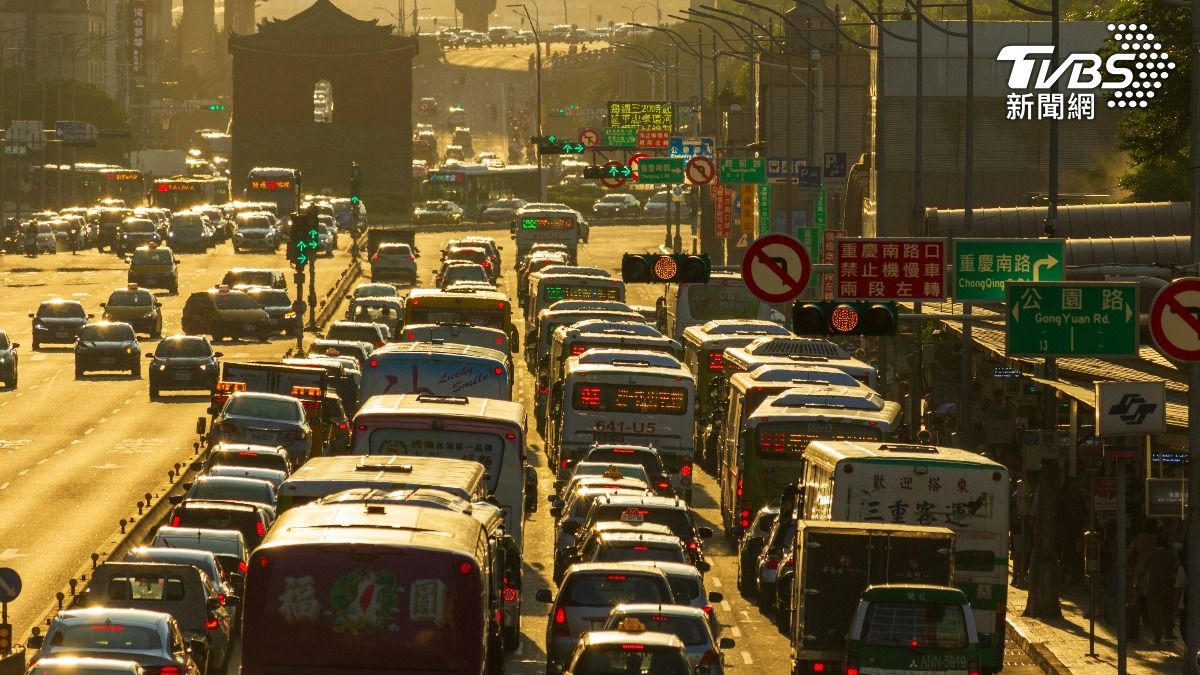 交通部擬修法!大貨車管理比照大客車 每日駕車不得超過10小時