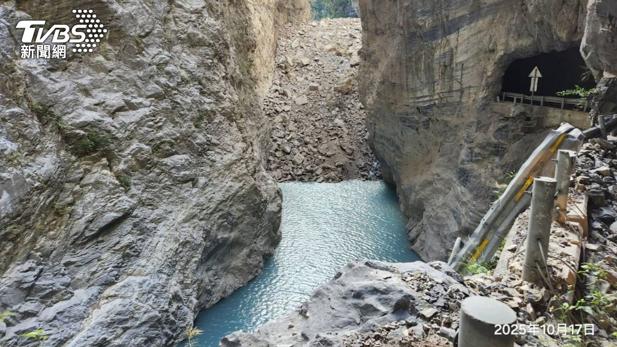 太魯閣山區發現堰塞湖，水位持續上升，潰決風險高。（圖／TVBS）