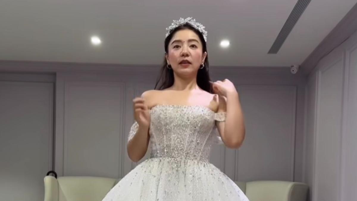 丁噹突曬試穿婚紗的影片，引發粉絲搶看。（圖／翻攝自丁噹IG）