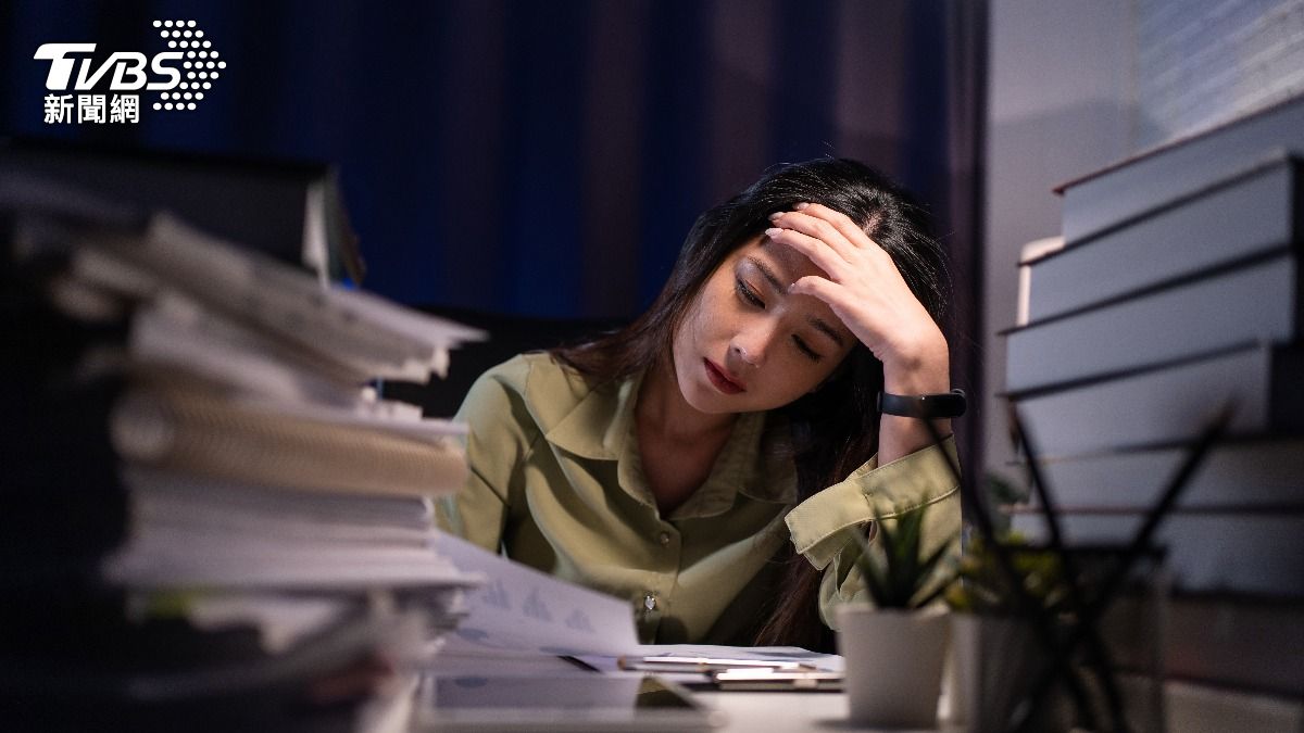 網友苦嘆低薪現況。（示意圖／shutterstock達志影像） 