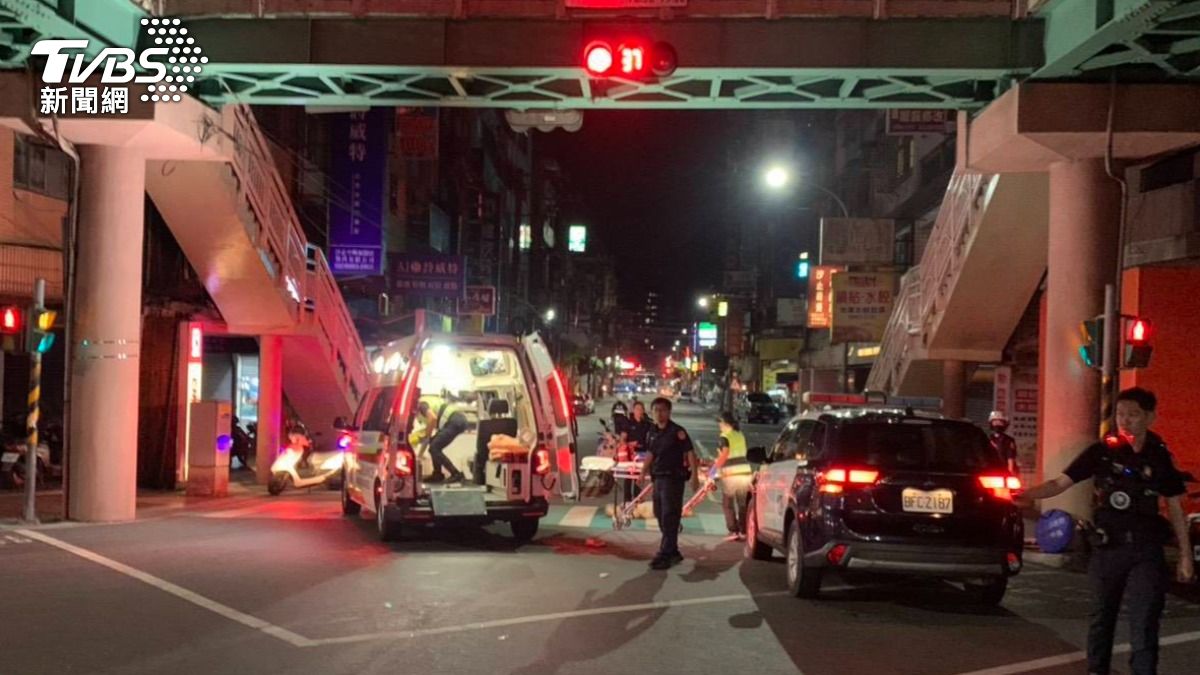 八旬婦清晨闖燈遭撞亡　駕駛肇逃又棄車