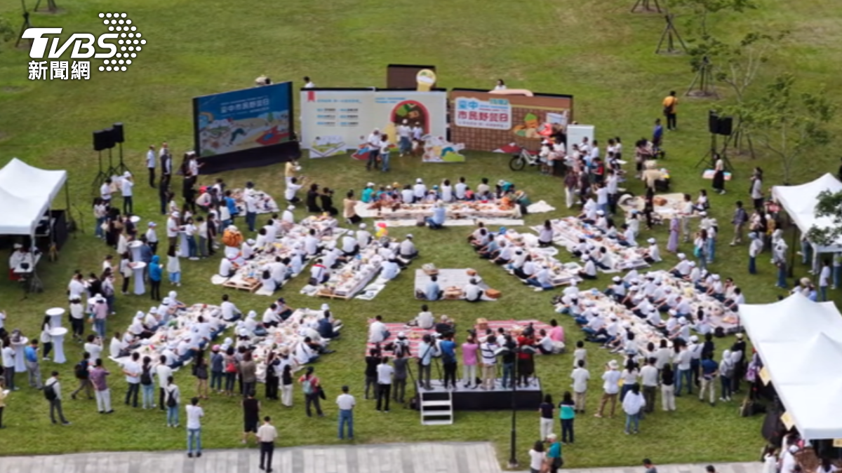 去野餐帶「散文or旅遊書」台中市民各有愛好