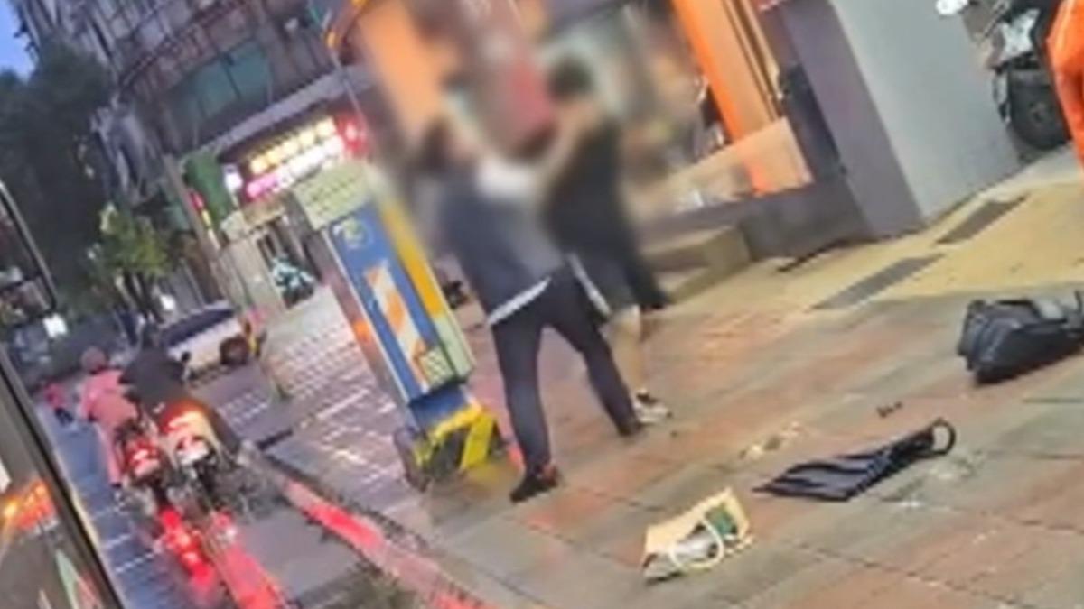 街頭全武行!桃園客運學生專車 「司機與高中生互毆」嚇壞滿車學生