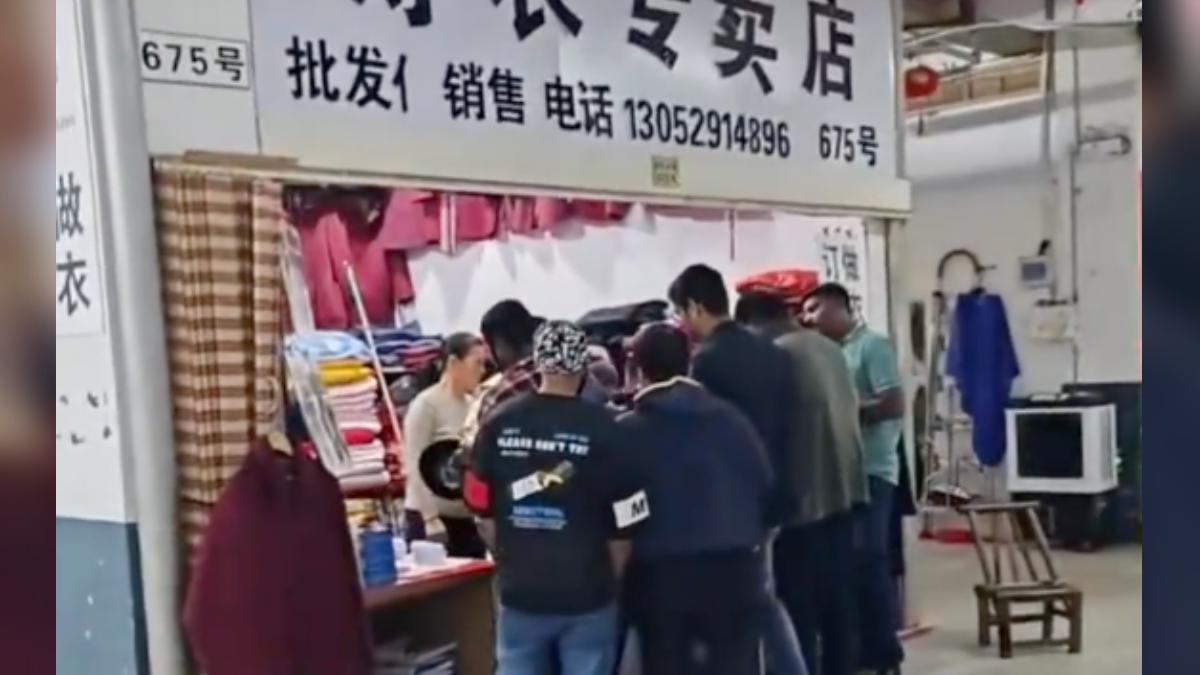 老外誤買壽衣當唐裝!店家急搖手「不賣」:莫名其妙