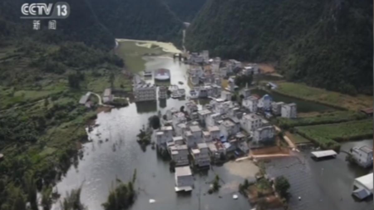 淹近1個月!廣西百色成孤島 災民自救運物資