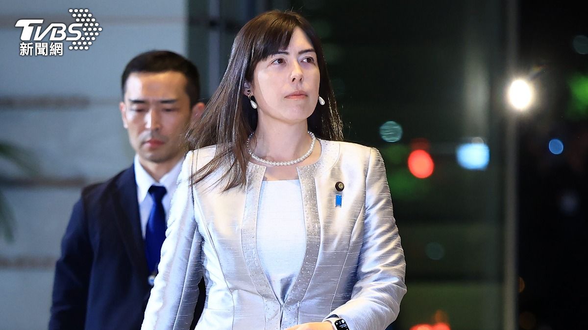 高市最年輕閣員當過模特兒!她穿高跟鞋近180cm「氣場超強」