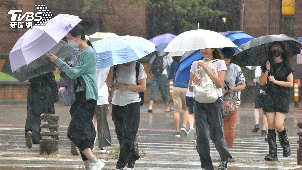 Heavy rain, strong winds hit Taiwan starting today