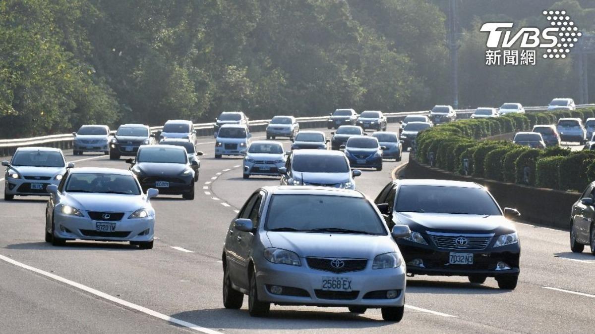 光復連假第2天！國道「19地雷路段」曝　國5北向恐塞到半夜