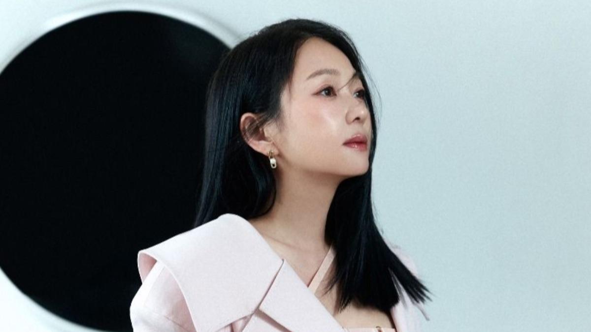 六月「躺擔架送醫」傷勢曝光 才爆罹罕病:痛到像鐵鎚敲頭