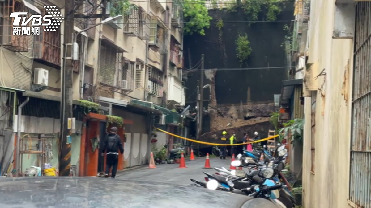 監測系統救命!新北擋土牆崩塌無人傷 百名居民緊急疏散