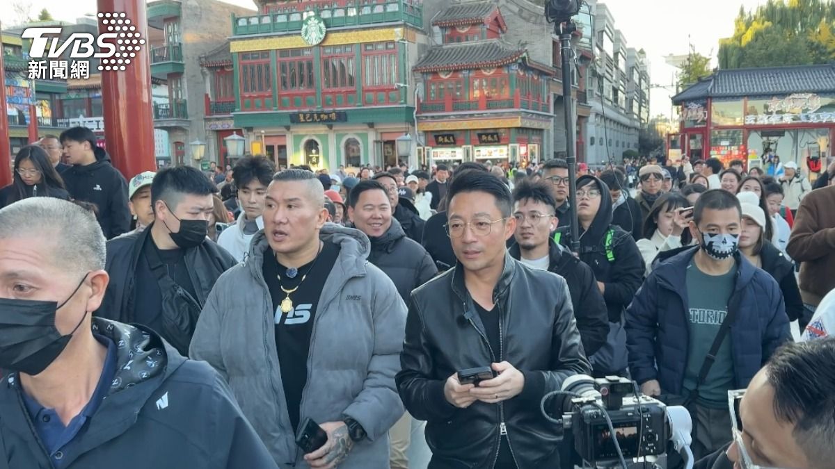 館長赴陸被包圍「粉絲激動哭了」!12天行程滿檔 當地網友反應兩極