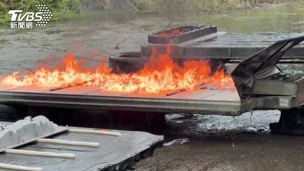 電動車火警難滅!鋰電池爆炸威脅 消防隊模擬救援揭「致命危機」