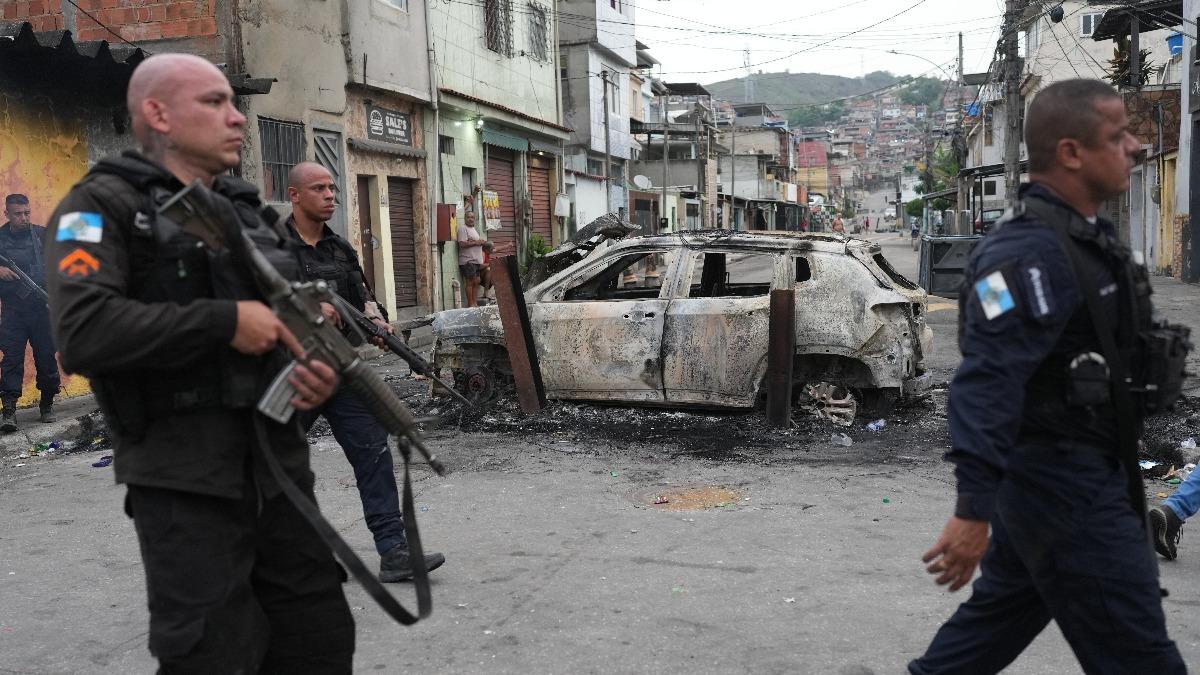 巴西大掃毒!出動2500警力 黑幫無人機反擊 64死