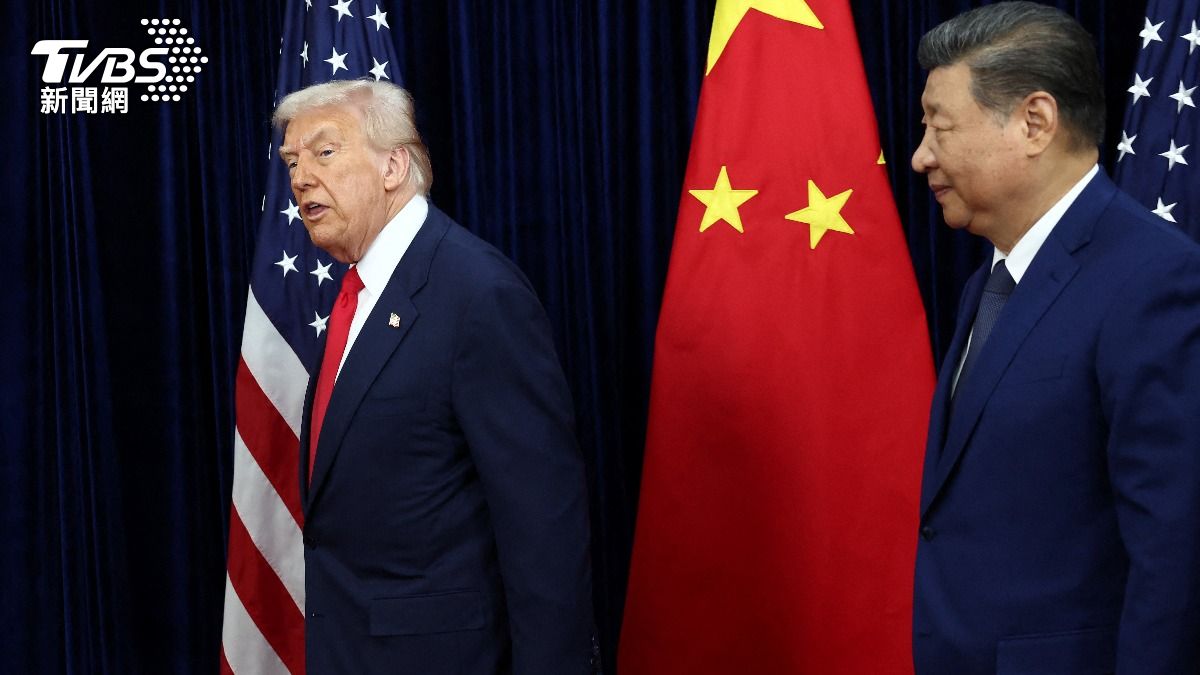 川習兩人受訪完後離開準備開會。(圖/達志影像路透社)