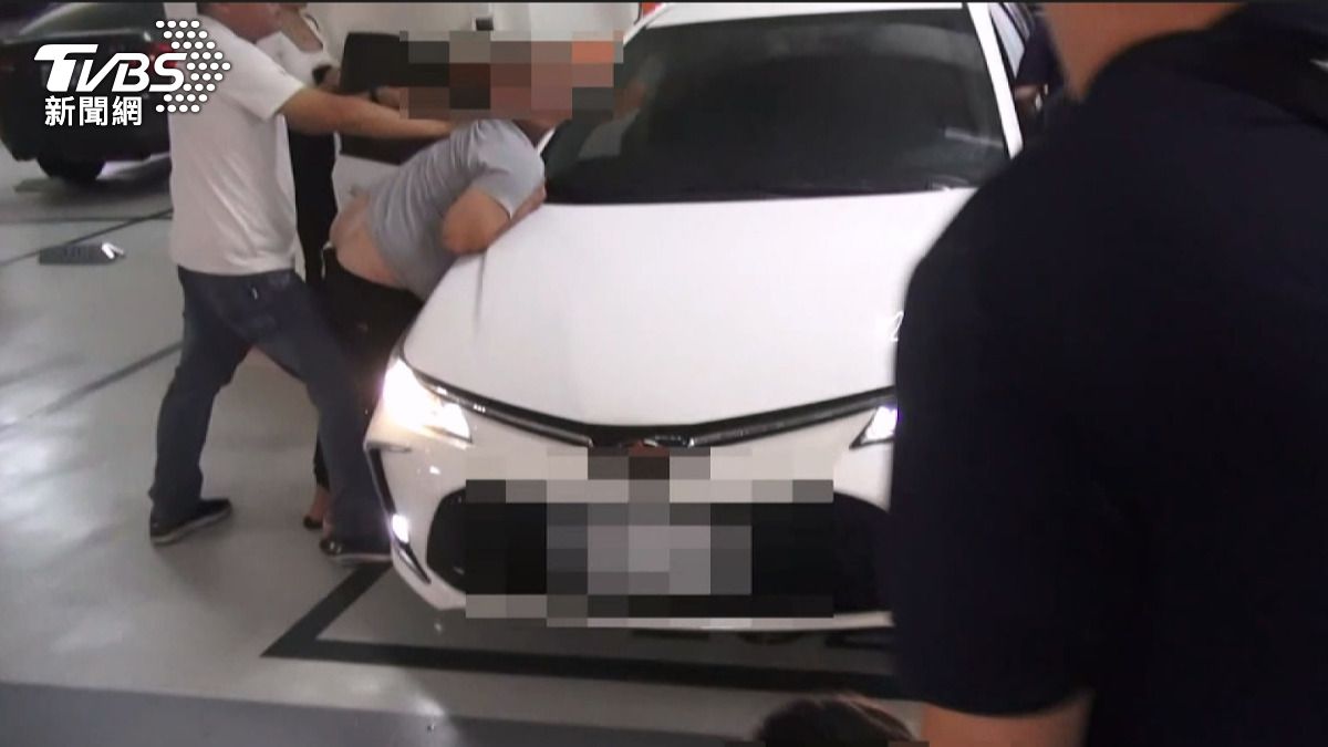 「死轉手」模式躲查緝　草叢＋交通錐成詐欺轉運站