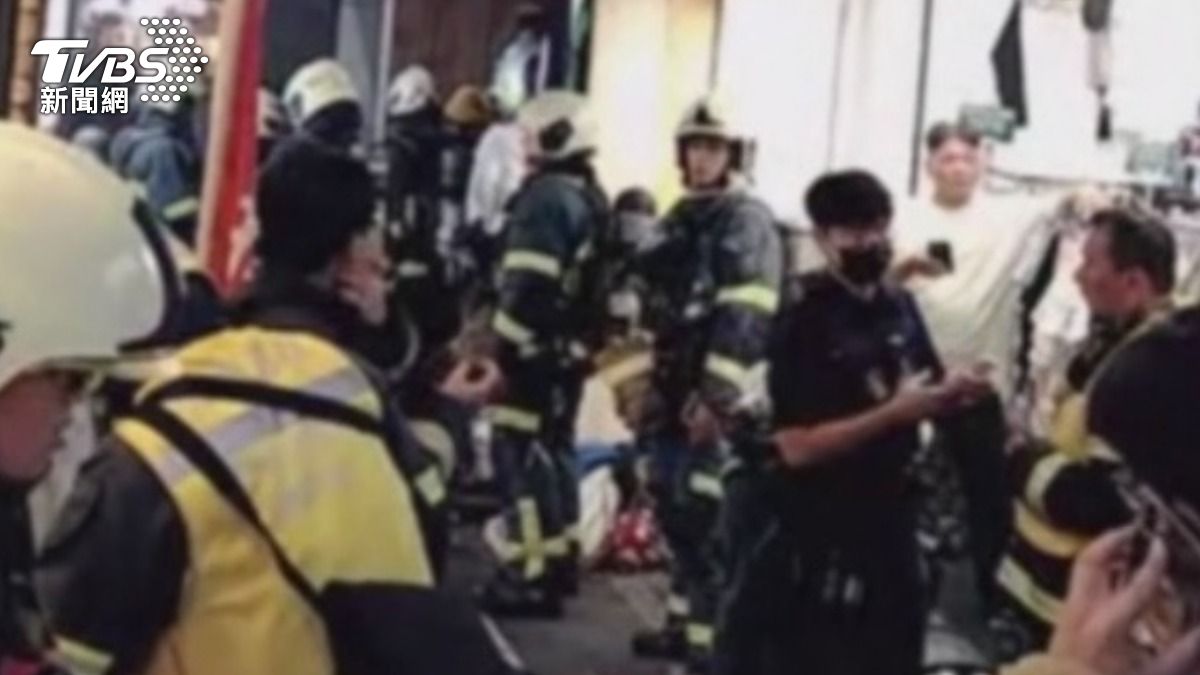 北市五分埔商圈驚傳火警!民宅竄火舌冒煙 1女跌倒燙傷