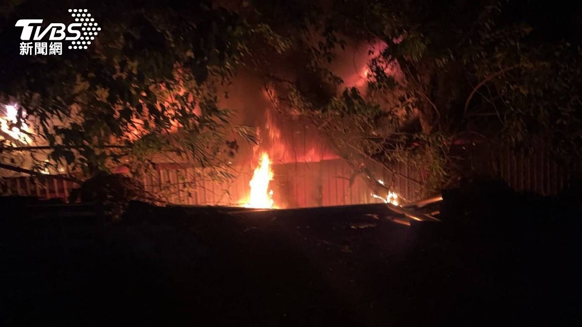 北市士林廢棄工廠無名火 警消拚搏2小時撲滅