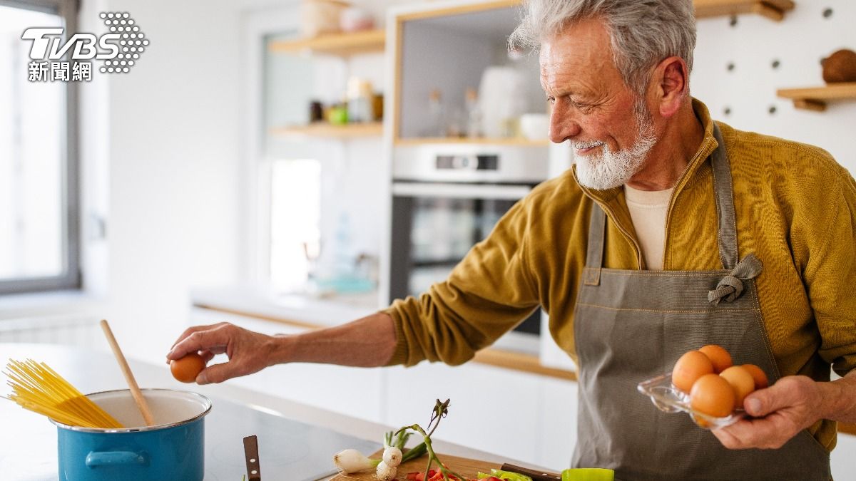一鍋搞定！銀髮族也能輕鬆下廚　名廚授：｢1料理」方便又營養