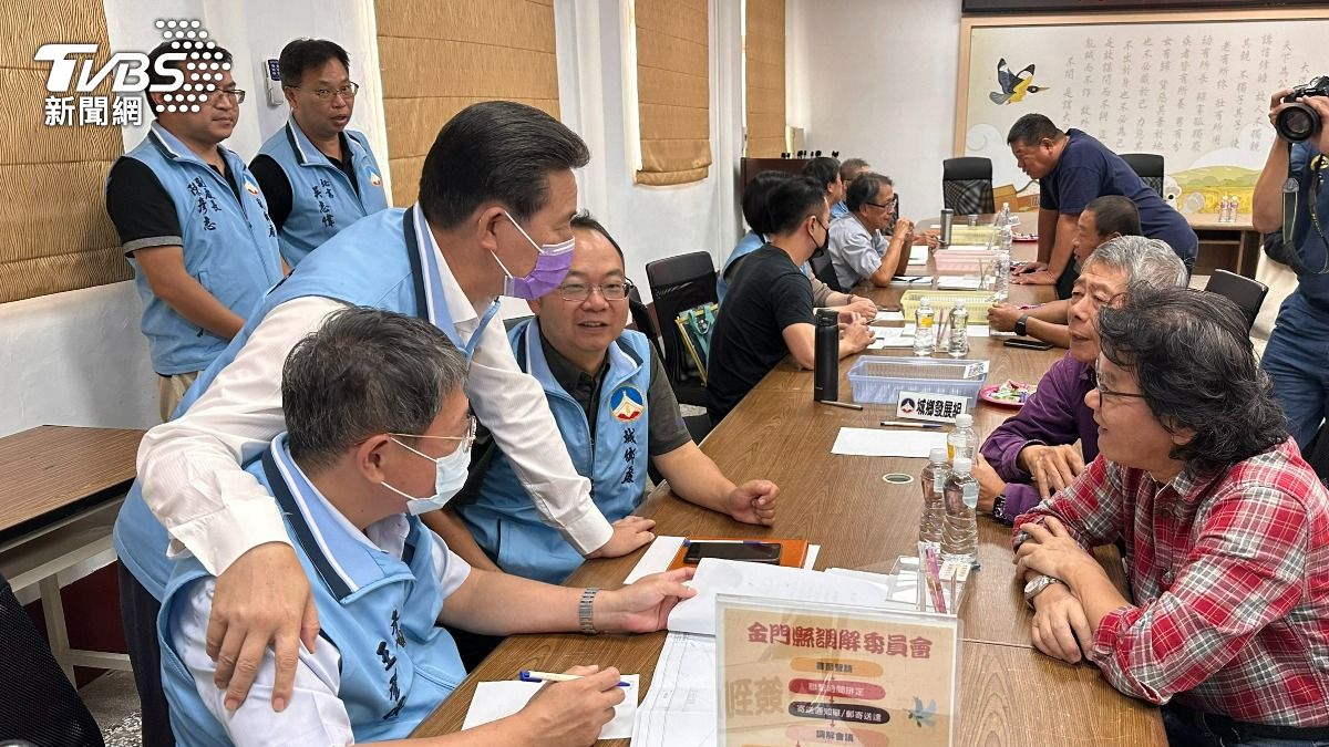 實體版1999縣民熱線!金門縣長親聽民眾心聲 籲施政有「智慧」