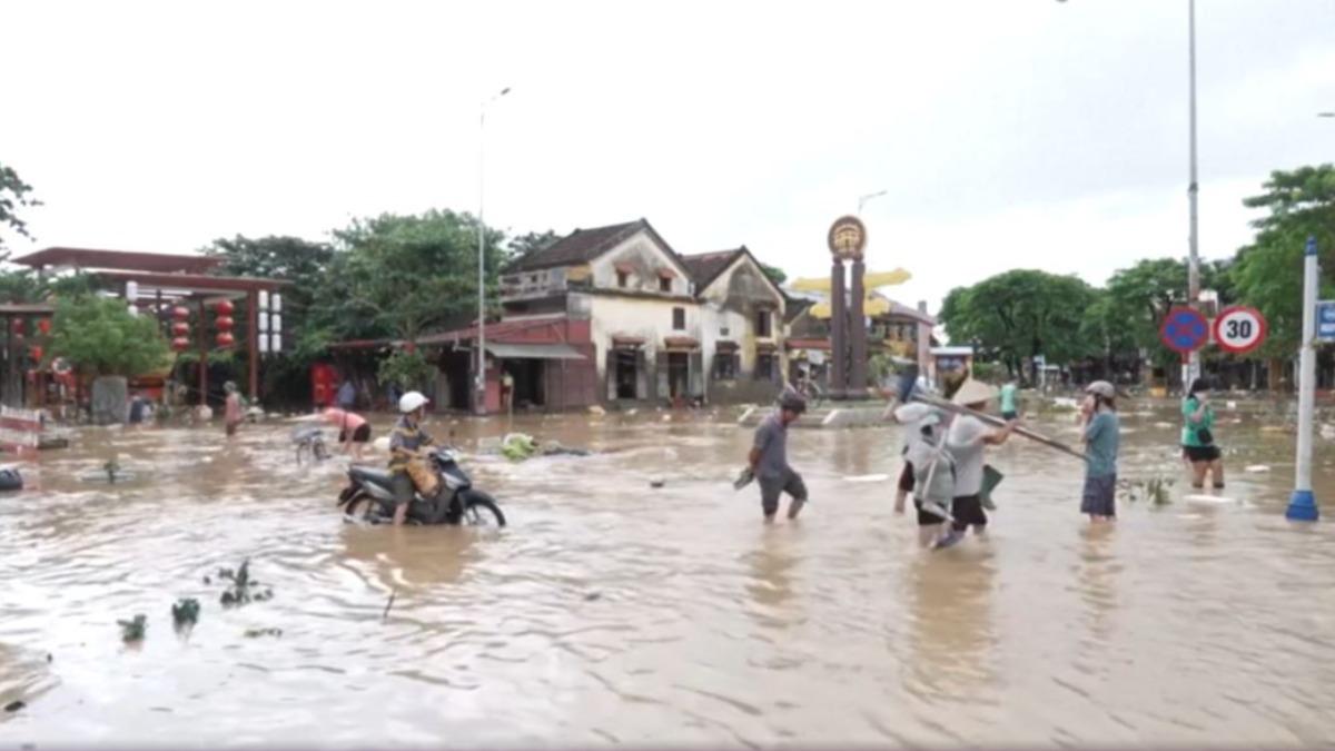 越南60年最強洪災！會安瞬間變水道　116000棟房屋沉沒