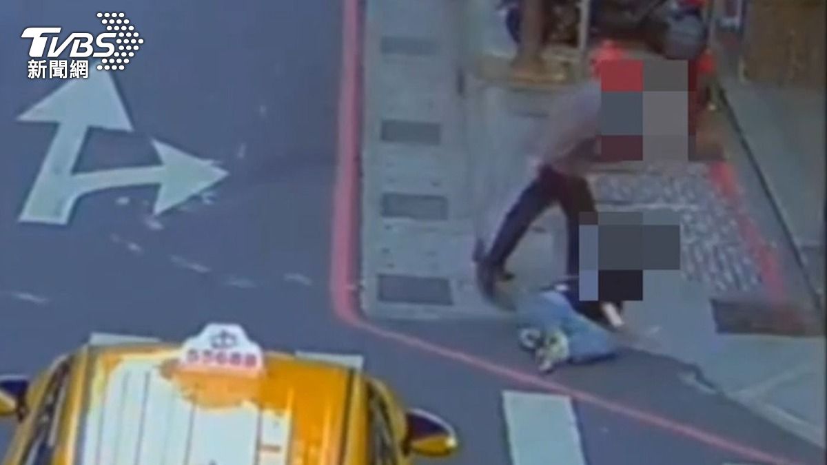 24歲女當街遭毆、噴辣 20萬金項鍊也被搶