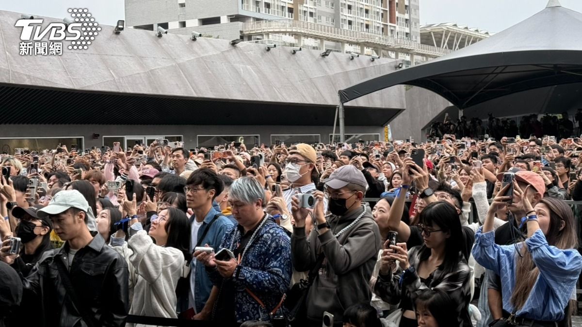 直擊／蔡依林簽唱會粉絲炸出來！擠進超過5千人　誇張畫面曝光