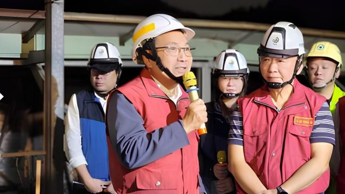撤離終於結束！侯友宜視察新店坍方修復　20戶50人將返家