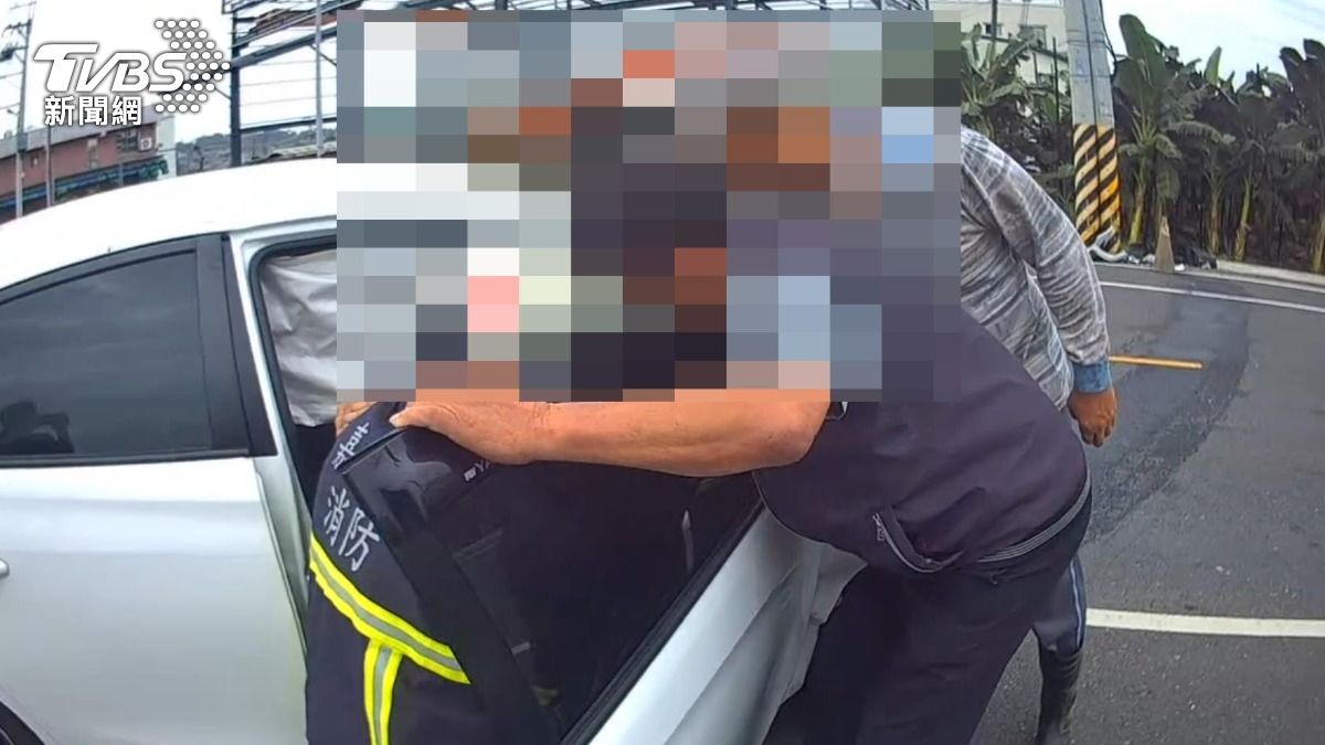 嘉義女自撞電桿！後座2歲女兒「頭、頸重傷」　送醫死亡