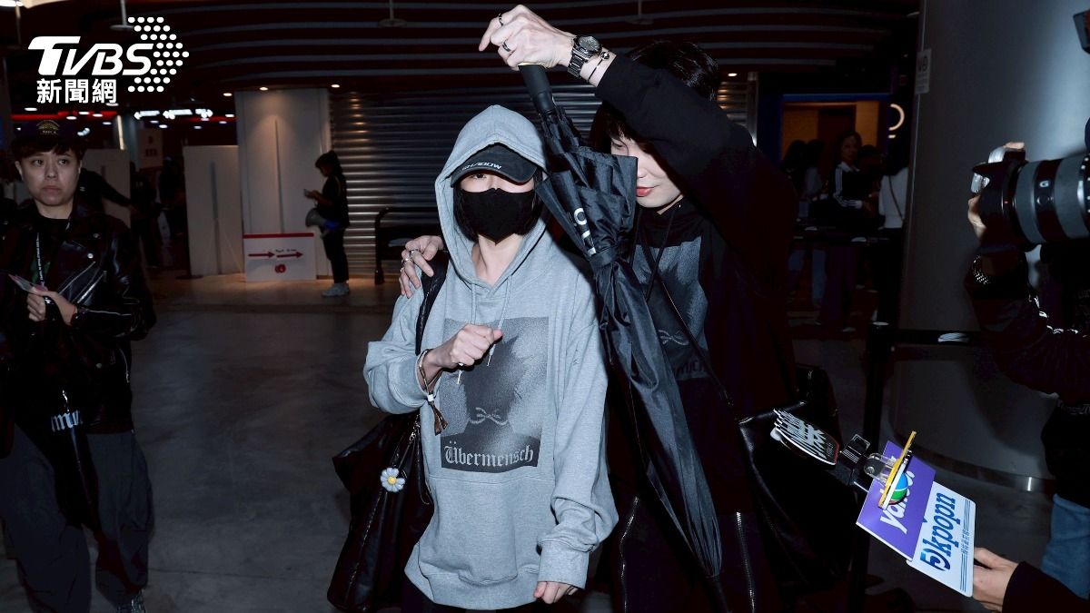 直擊／小S來了！身穿周邊T低調朝聖GD　林心如、李聖傑全到場