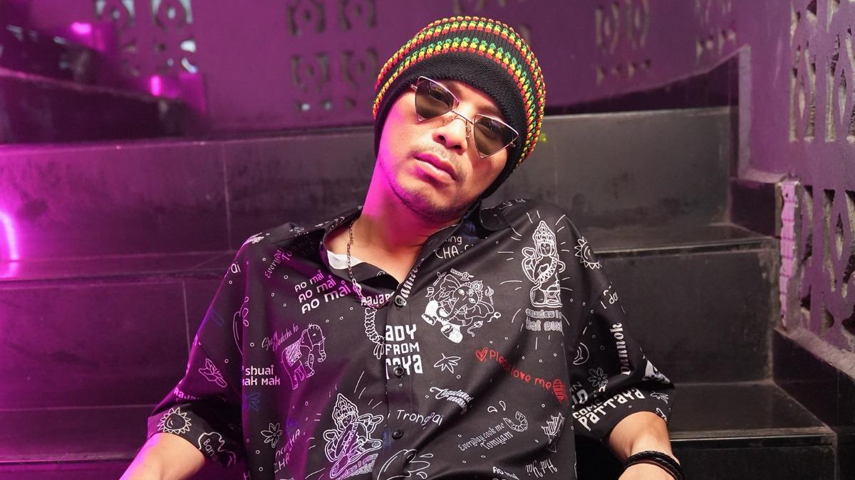 黃明志「驚爆逃亡」！神情慌張奔電梯　第一現場曝光