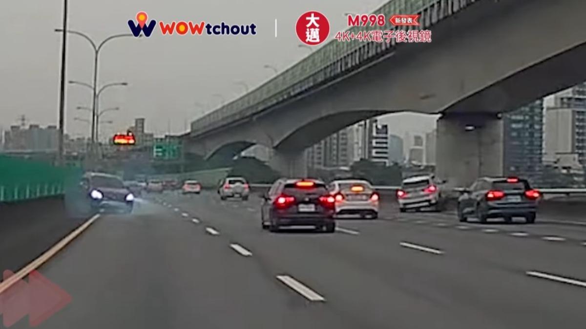 有片／國1碰碰車...BMW駕駛疑恍神追撞賓士　2車慘況曝