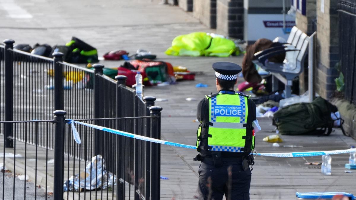 英列車隨機砍人11傷 FBI潛伏網路 攻堅阻止預謀恐攻