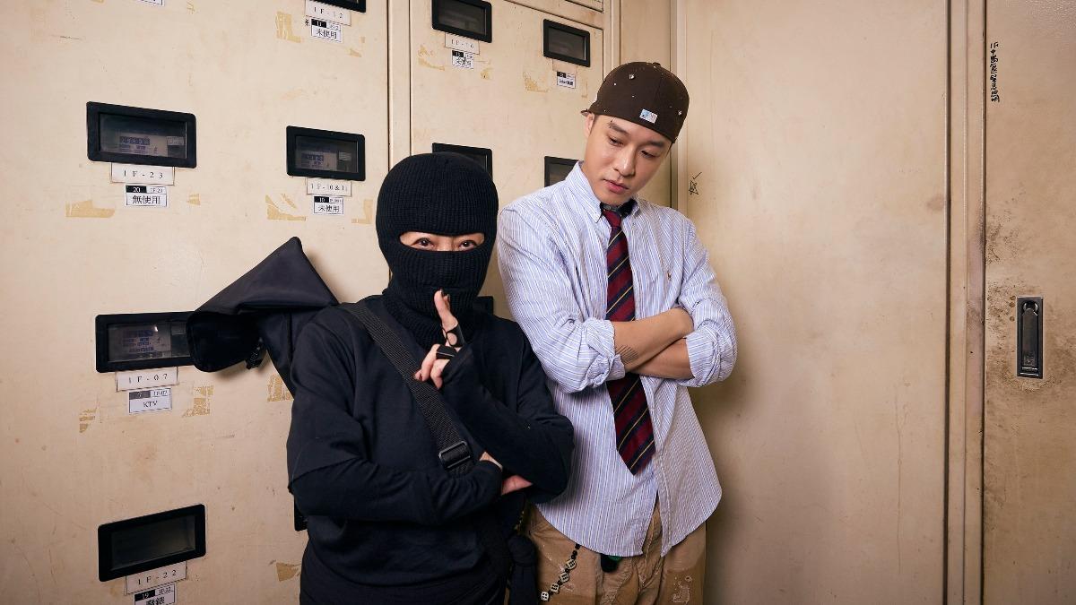 大咖女星扮忍者闖蕩信義區秒被認出　兒子竟是最帥星二代