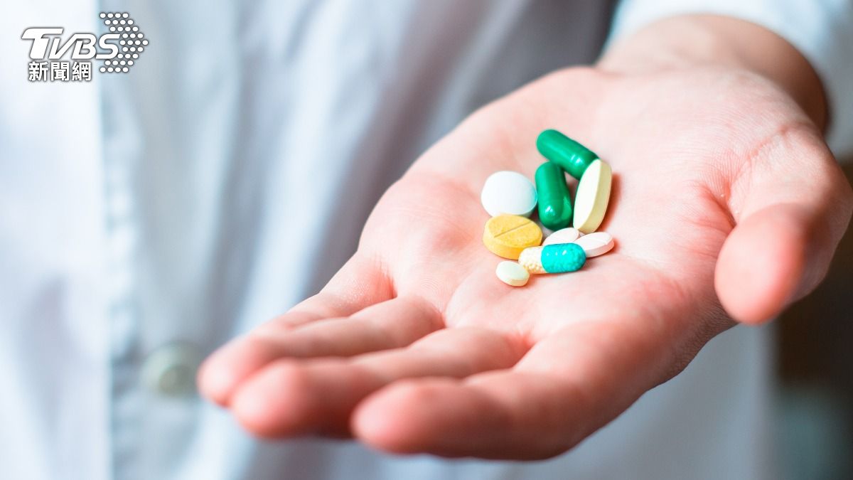 7旬翁突口齒不清!吃「這款藥」頭昏以為中風 醫籲1類人別碰