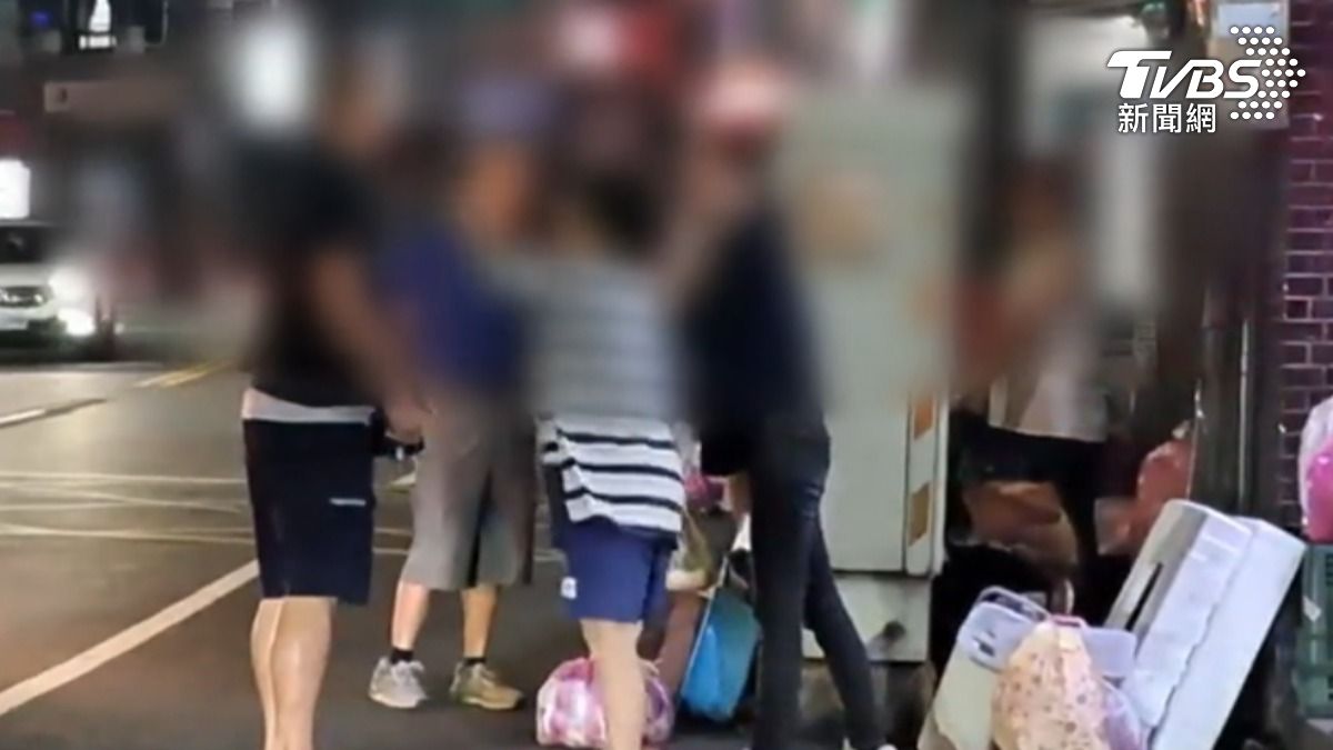 沒打招呼就用水！男竟掌摑檳榔店員　附近鄰居曝「先前誇張行徑」