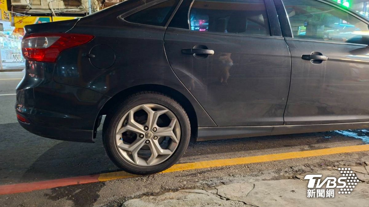 獨／臨停黃線買水果！「凌晨」遭取締控擾民　警：撤銷罰單