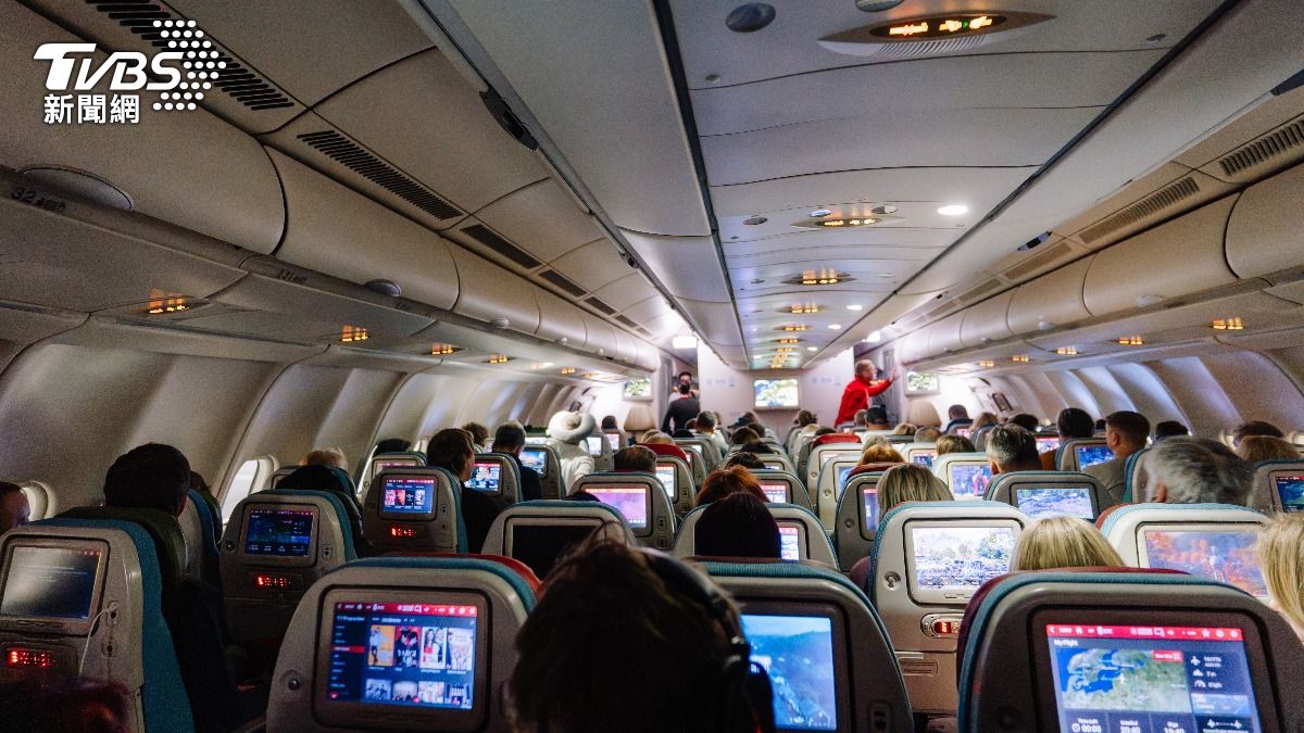 搭飛機千萬別選「這一排」 旅遊專家曝原因:壞處多到讓人崩潰