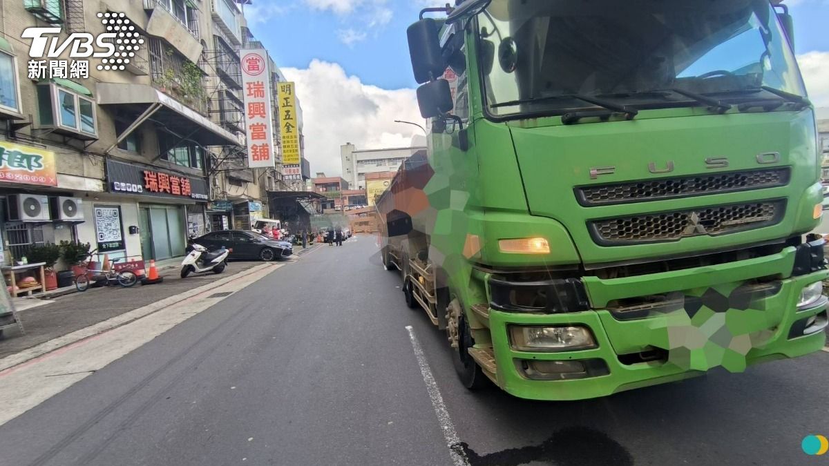 快訊／新北鶯歌死亡事故！曳引車右轉猛撞行人　男遭輾慘死輪下