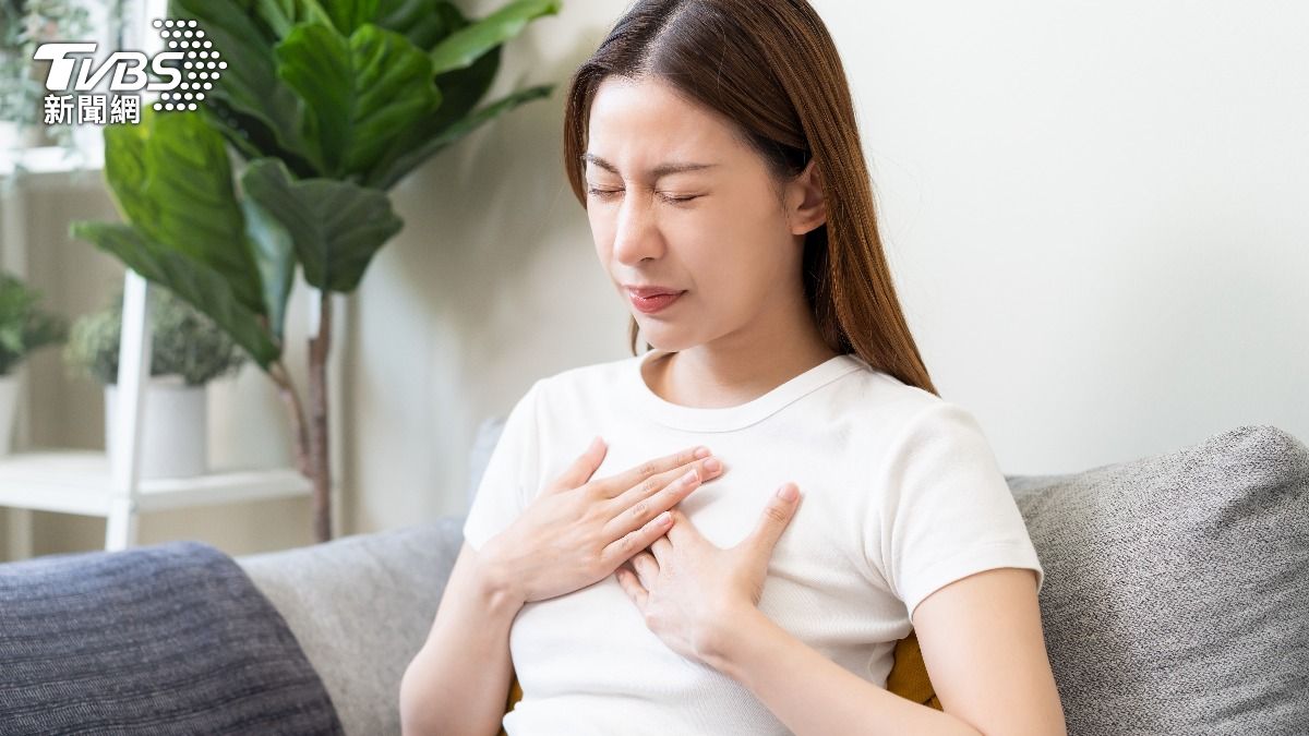 不停清喉嚨？醫師揭「胃酸逆流」3大原因　這樣吃症狀惡化快避免