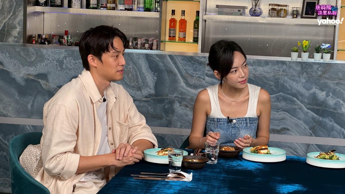 焦曼婷、徐新洋認真聽唐老師剖析問題。（圖／Yahoo唐綺陽談星私廚提供）